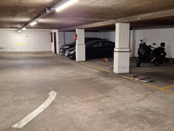Parking 12 m²