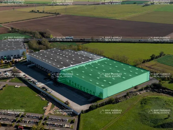 Entrepôt 7118 m²