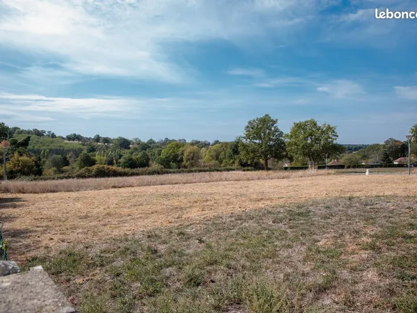 Terrain à bâtir 1 292 m² - Bellac centre