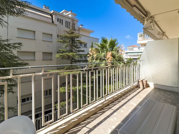 Cimiez – Grand 2 pièces avec terrasse exposée sud au calme !