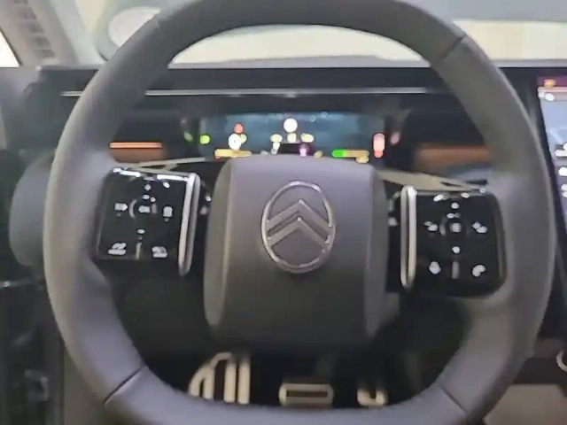 Citroën C5 Aircross hybride 145 ch e-dcs6 — photo 9