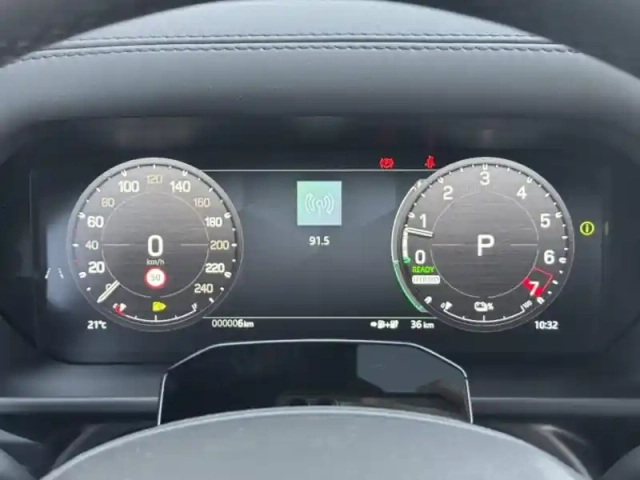Land Rover Defender 110 2.0 p300e phev x-dynamic se — photo 20