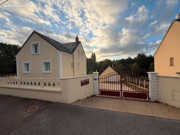 MAISON 119 m² AVEC 2 SOUS-SOLS GARAGES ET PLAN D'EAU