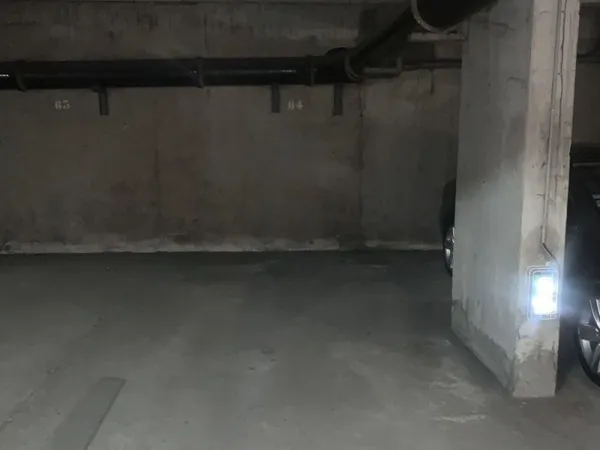 Investissement locatif : 2 places de parking déjà louées Gran