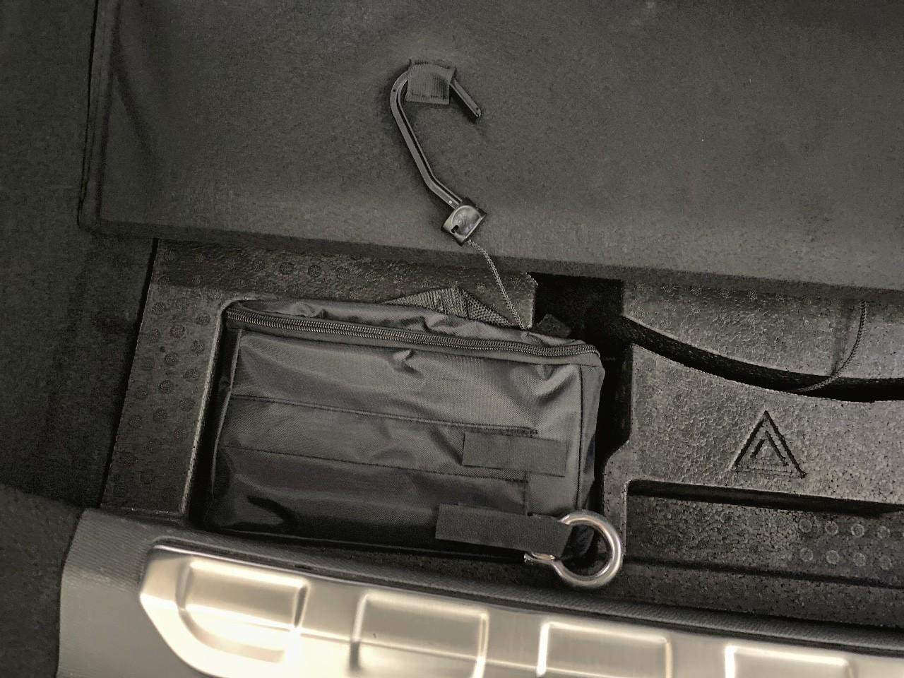 Peugeot 408 hybrid 145 e-dcs6 gt — photo 16
