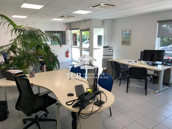Bureaux 92 m²
