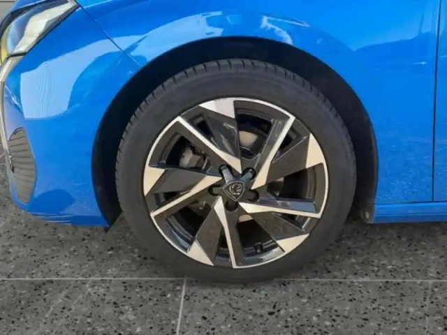 Peugeot 308 1.2 puretech 130ch s&amp;s allure pack — photo 14
