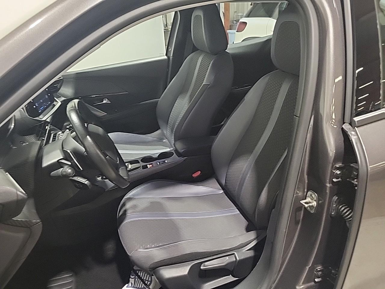 Peugeot 2008 bluehdi 130 s&s eat8 allure — photo 10
