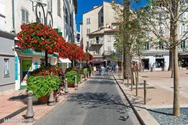 Boutique 30 m² Antibes
