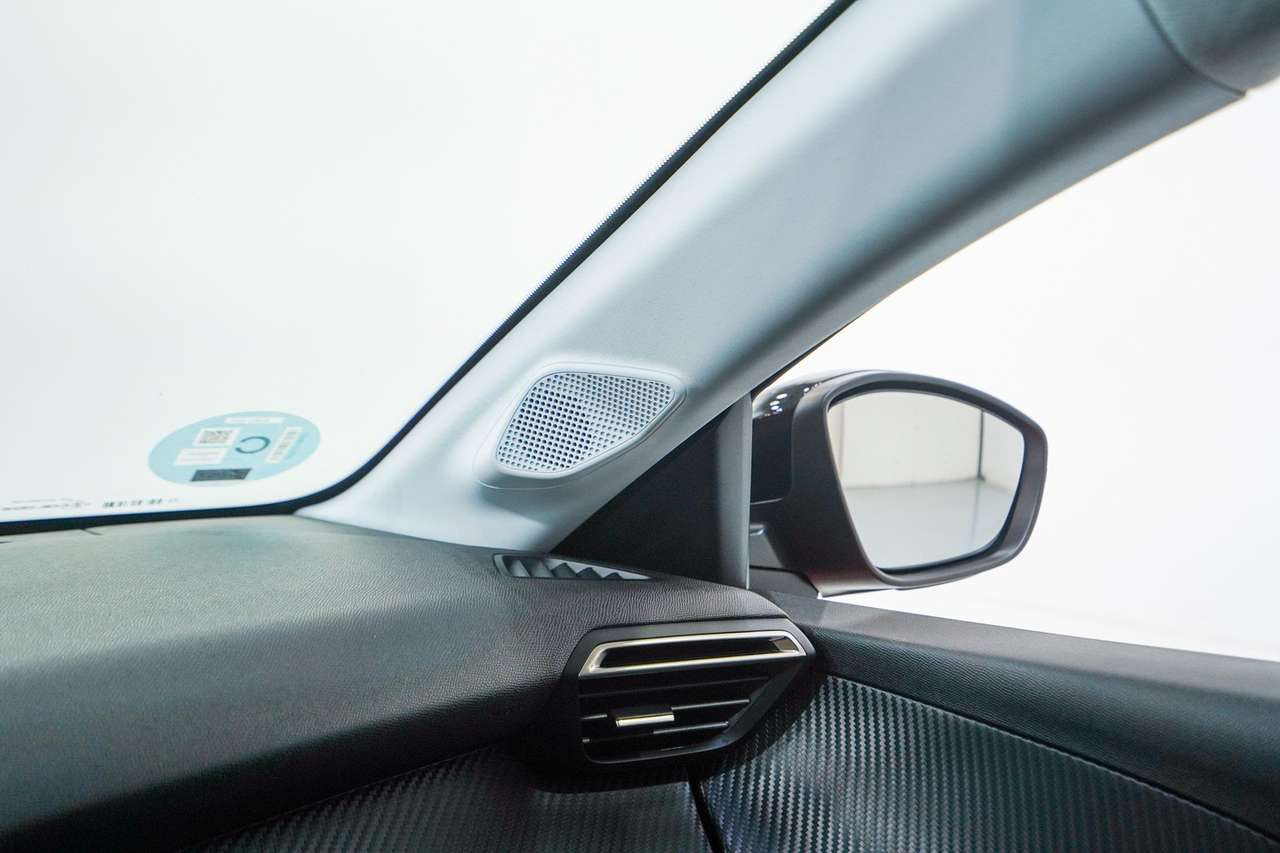 Peugeot 208 — photo 28