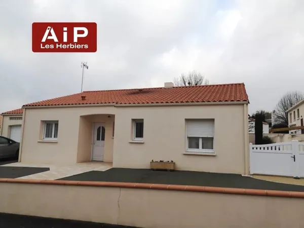 HERBIERS CENTRE VILLE MAISON DE PLAIN-PIED 3 CHBRES