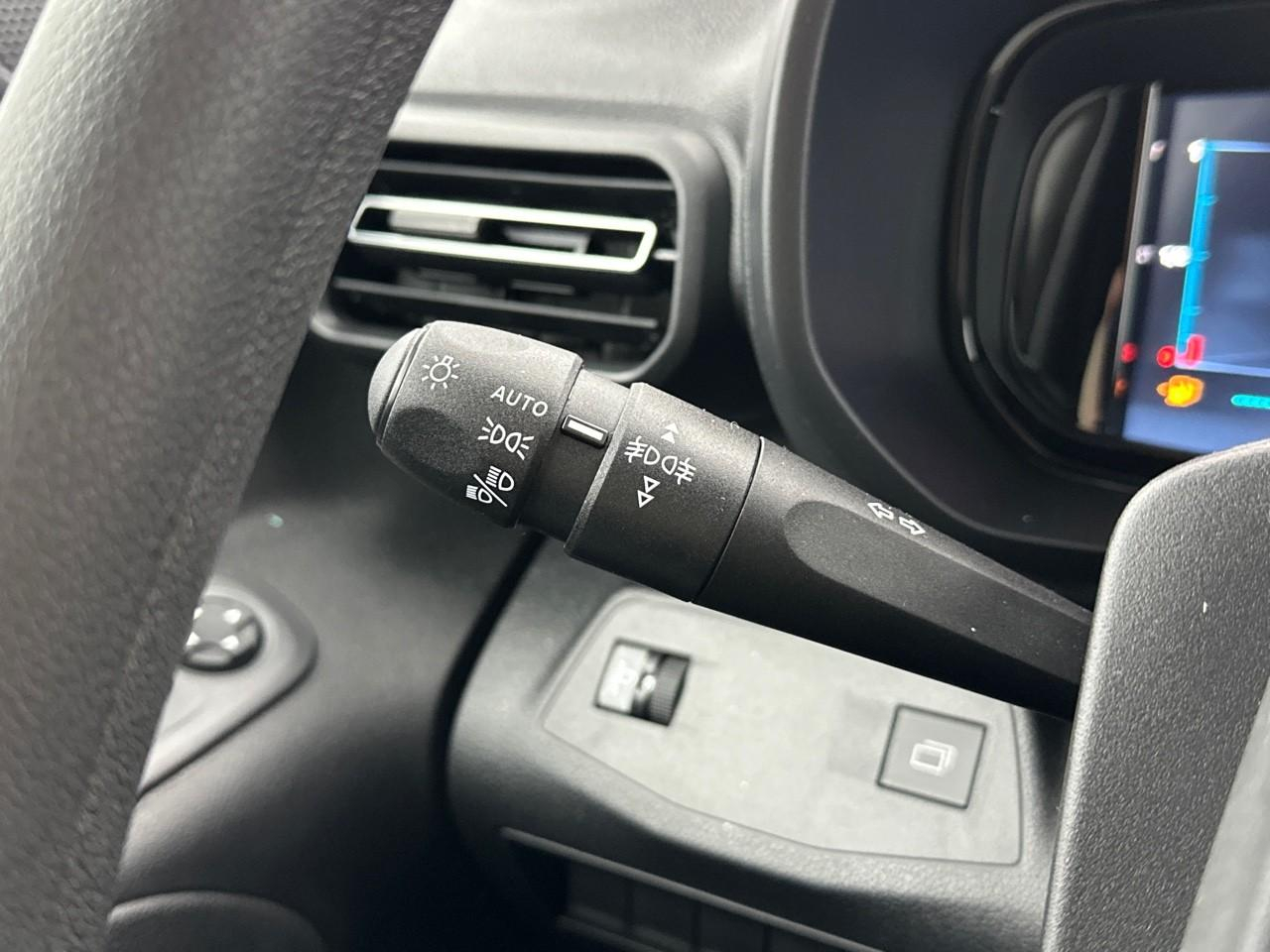 Citroën Berlingo van m diesel 100 ch manuelle — photo 19