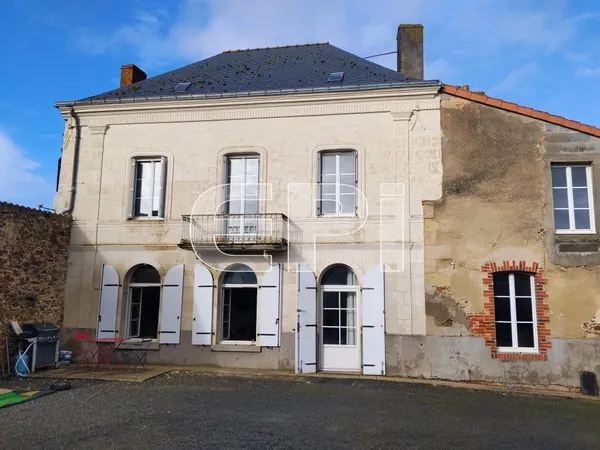 MAISON EN PIERRE DE TUFFE 145M2