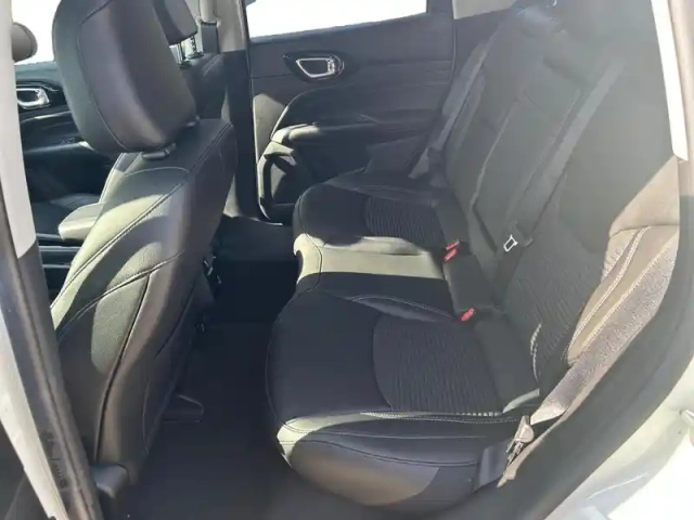 Jeep Compass 1.3 gse t4 130ch limited 4x2 — photo 10