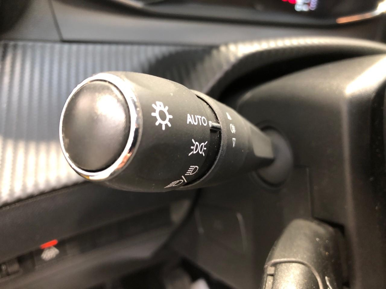 Peugeot 208 puretech 100 s&s bvm6 allure — photo 24