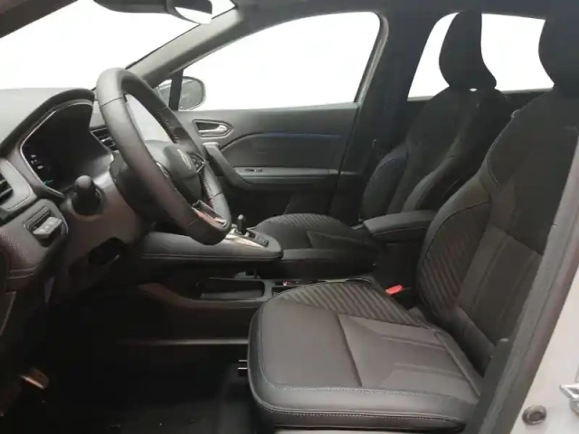 Renault Captur e-tech full hybrid 160 ch — photo 11