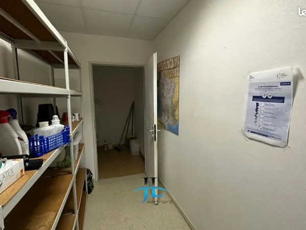 Local commercial 126 m²