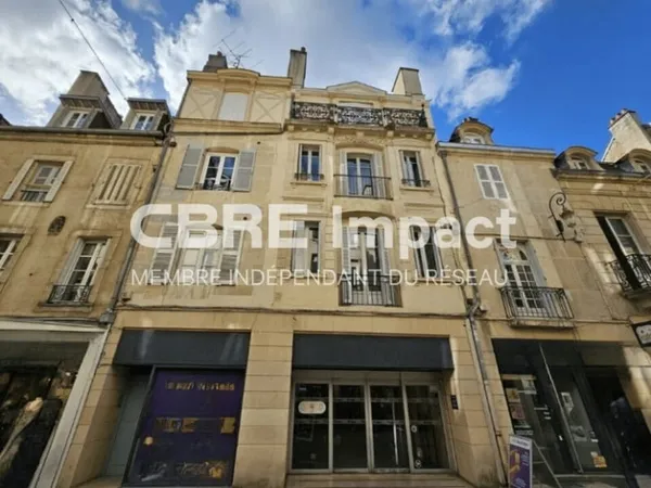 Local commercial 230 m²