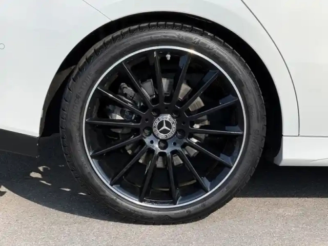 Mercedes Cla coupé 200 d amg line — photo 13