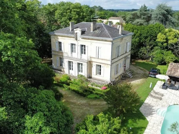 Maison 12 pièces 368 m²