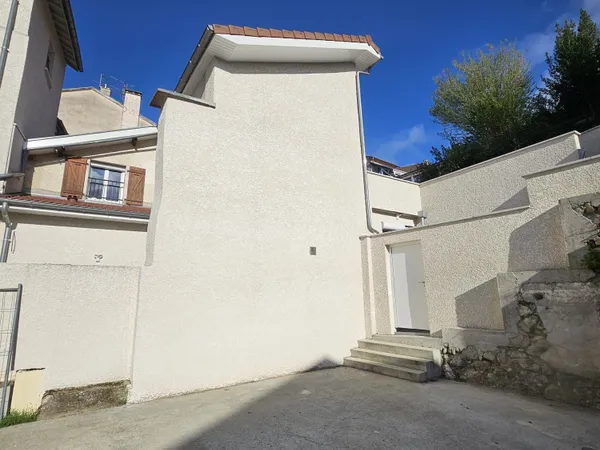 Maison de ville hyper centre VOIRON