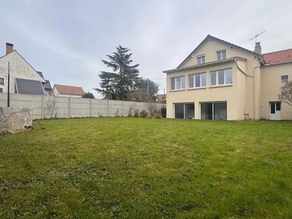 Maison 9 pièces 220 m²