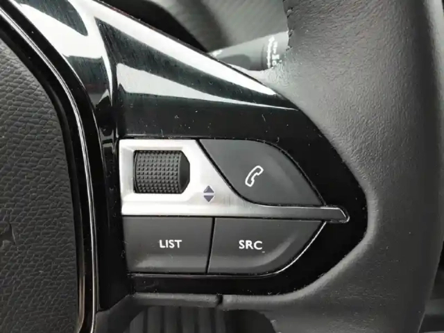 Peugeot 208 puretech 75 s&amp;s bvm5 — photo 12