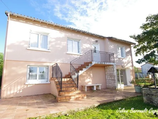 Maison familiale 3 chambres et double séjour, idéalement située à Sèvres Anxaumont