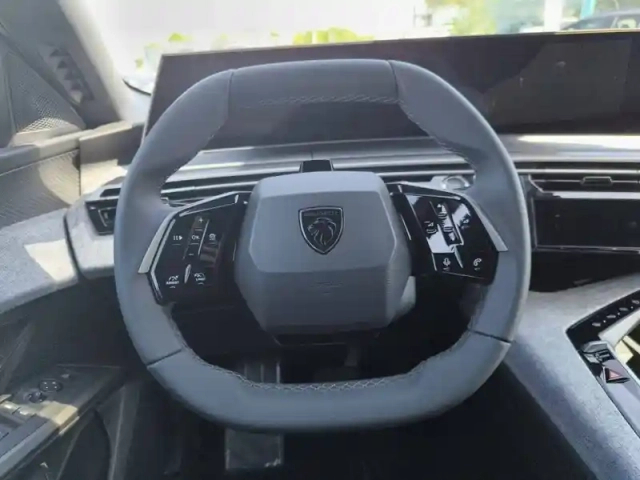 Peugeot 3008 electrique 210 ch 73 kwh — photo 9