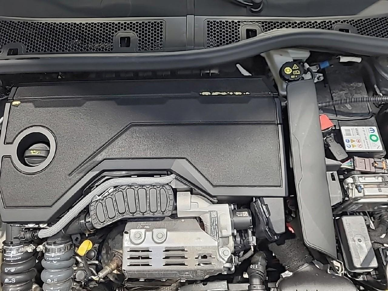 Peugeot 2008 hybrid 145 ch e-dcs6 allure — photo 15