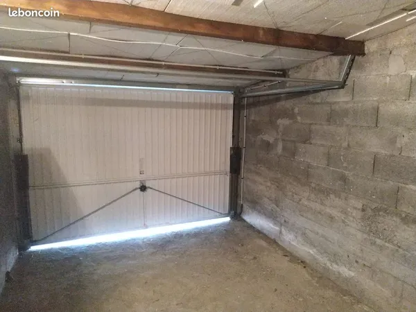 Garage fermé de 15,72m² avenue de la Gloire