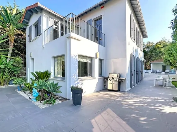 Maison 5 pièces 176 m²