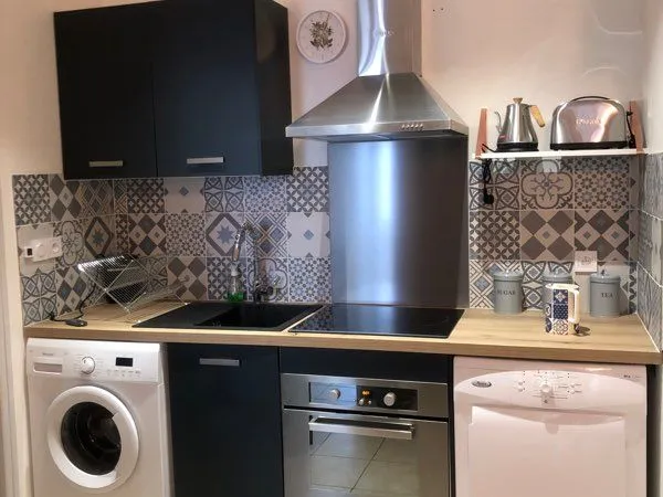 Appartement 2 pièces centre de Bécon les Granits, meublé et équipé premium, proche tous commerces