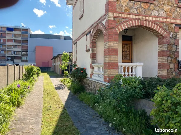 Belle maison Meuliere avec 300 M² dépendences A Bezons 95870