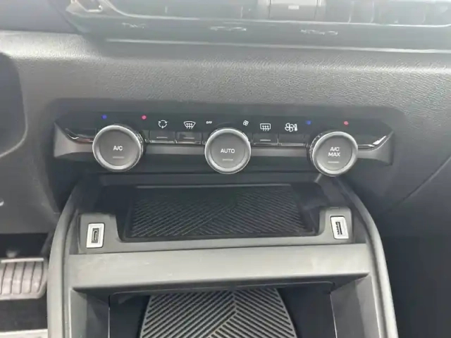 Citroën C4 e- 136 ch automatique — photo 40