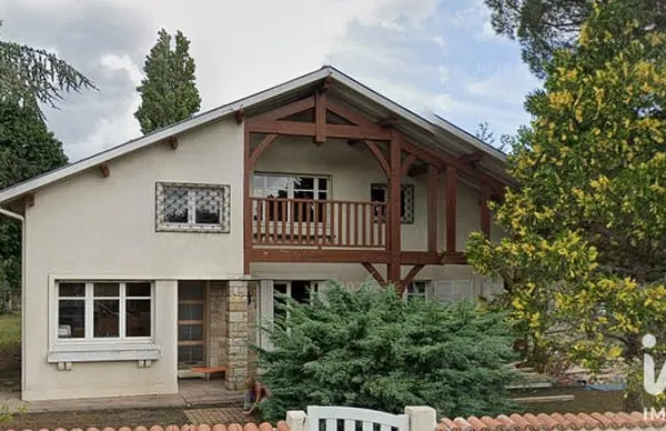 Maison 8 pièces 198 m²