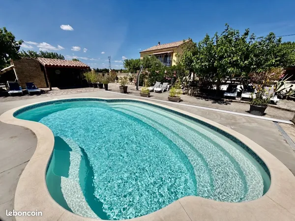Propriété 6 pièces 300 m²