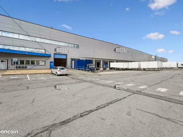 Local logistique 6 200 m²