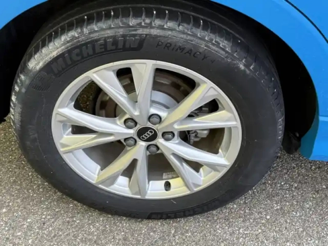 Audi Q3 35 tfsi 1.5 150 s line s-troni — photo 9