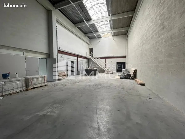 Local bureaux 1 040 m²