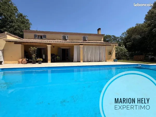 Villa 6 pièces 218 m²