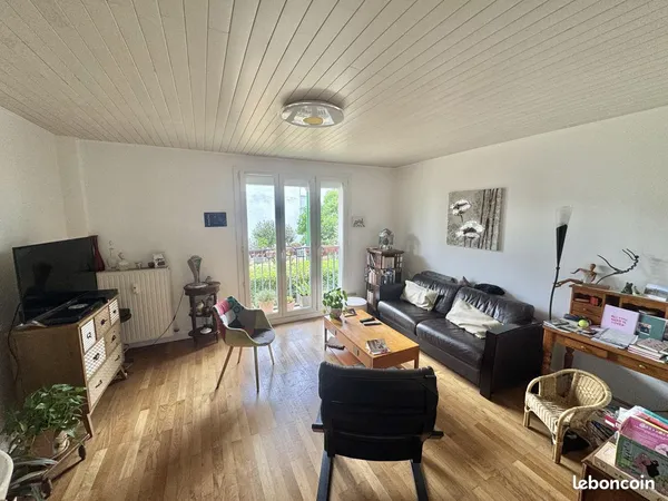 Bel appartement lumineux de 82m2 avec garage et stationnement - Tassin-la-Demi-Lune