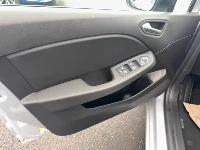 Renault Clio tce 90 x-tronic — photo 83