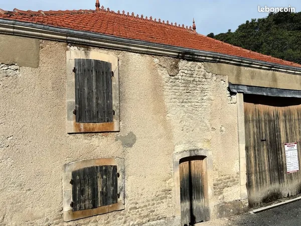 Bâtiment 3 pièces 341 m²