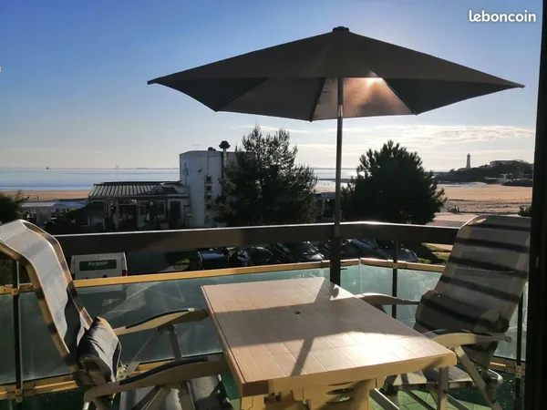 Location d'un studio meublé avec balcon vue sur mer dans résidence privée