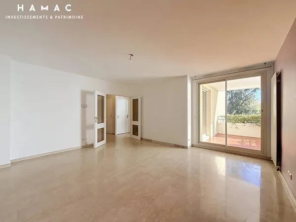 LYON 4 - CROIX-ROUSSE - T3 de 69 m² avec terrasse, piscine, garage et cave