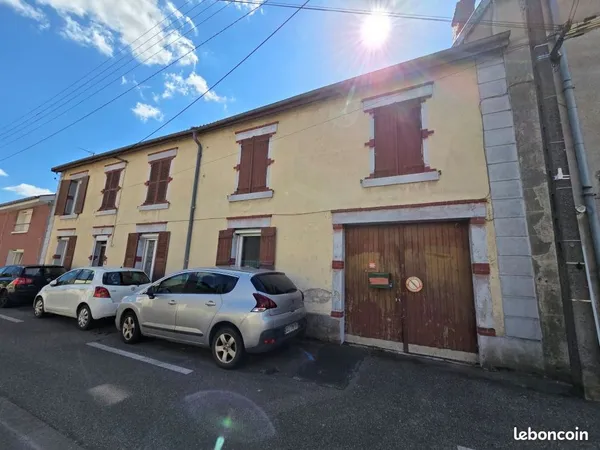 Maison à rénover avec dépendance et jardin. Quartier calme