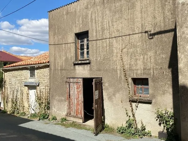 PRIN-DEYRANÇON (79210) , Grange à rénover avec certificat d'urbanisme positif