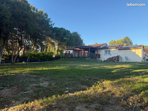 Maison 125m2 de plain-pied rénovée avec terrain arboré