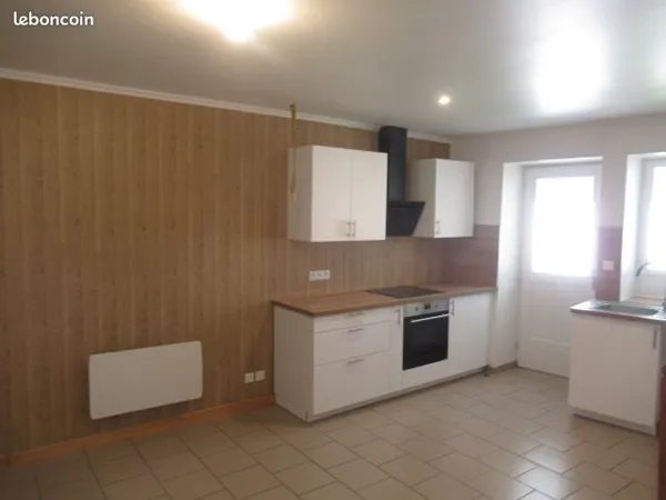 Agréable maison ancienne entièrement rénovée à deux pas de Bréval